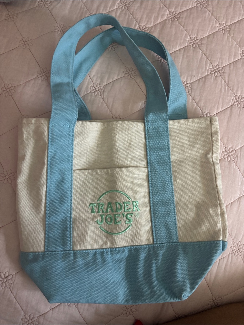 TRADER JOES LIMITED EDITION Tote Bag in Cream and Light Blue